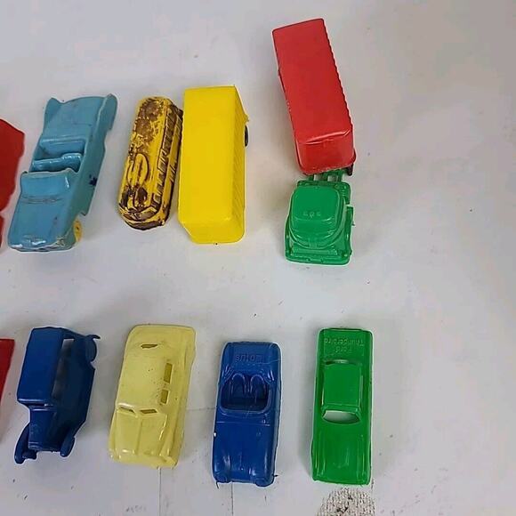 Vintage Plastic Car 1950s 60s Yellow Plymouth USA Great Britain MPC lot of 57 - Picture 13 of 13